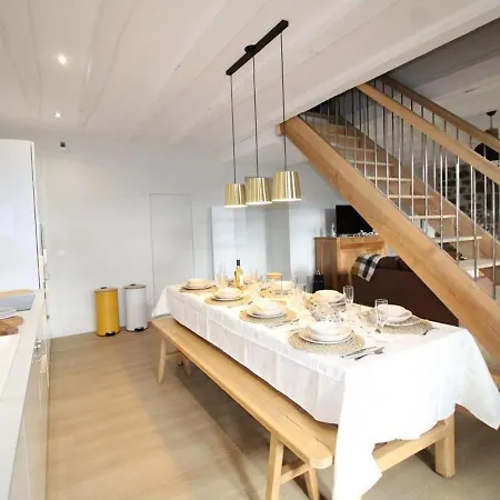 Casa de Férias Maison Renovee Avec Jardin, Cheminee, Pres Du Super-lioran - Fr-1-742-528 *